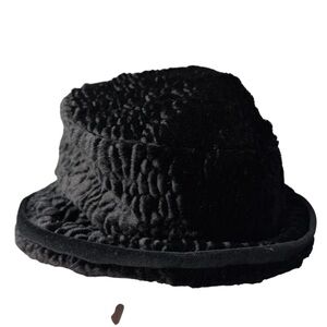 SAKS Fifth Avenue Women’s Pillbox Or Roll Brim Velvet Hat Winter Staple USA Made